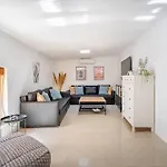 Holiday home Paradiset *